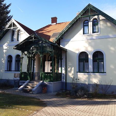 Szalay Villa Веспрем Екстер'єр фото