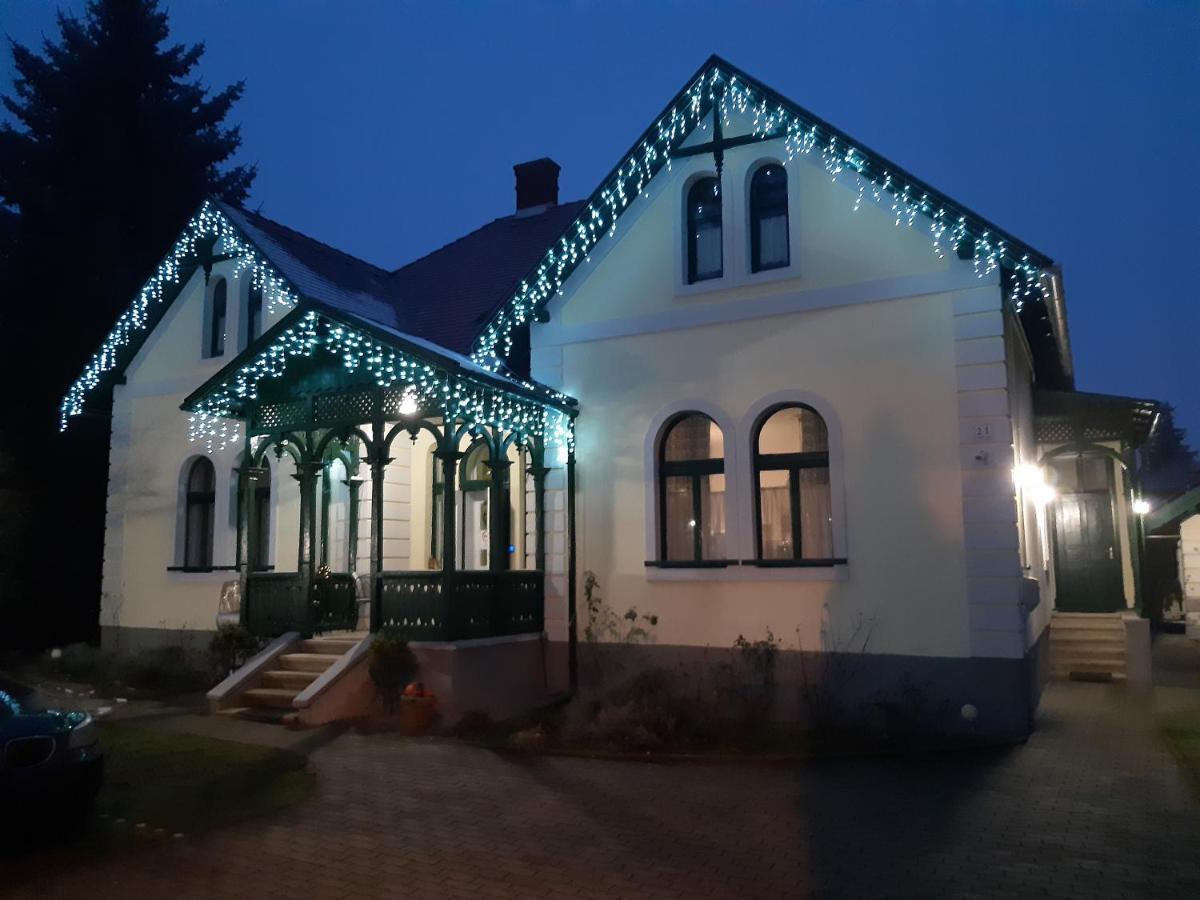 Szalay Villa Веспрем Екстер'єр фото