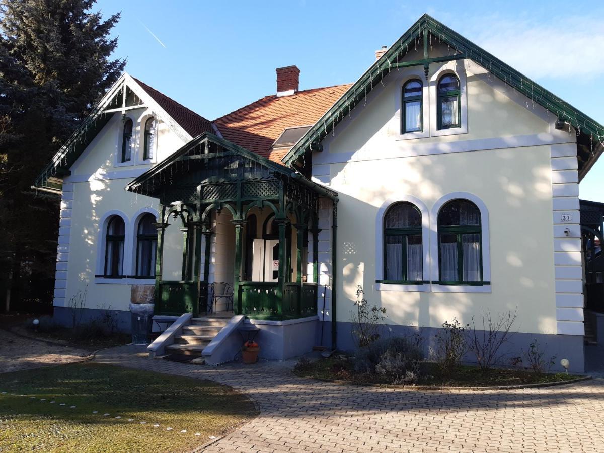 Szalay Villa Веспрем Екстер'єр фото